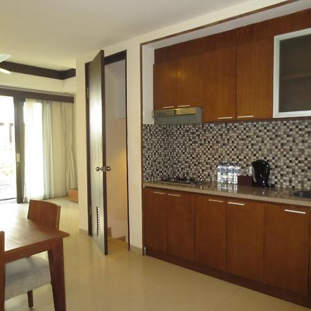 Seminyak Townhouse Aparthotel Buitenkant foto